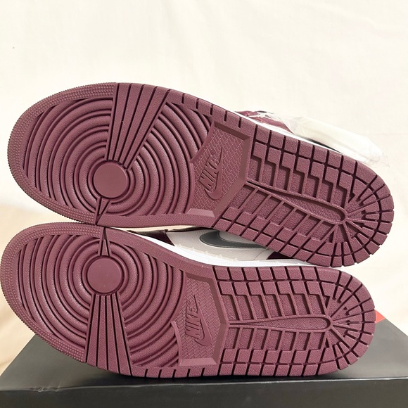 Jordan 1 Retro High OG Bordeaux size 10.5 555088-611 2021 BRAND NEW w/ OG BOX - Picture 3 of 5
